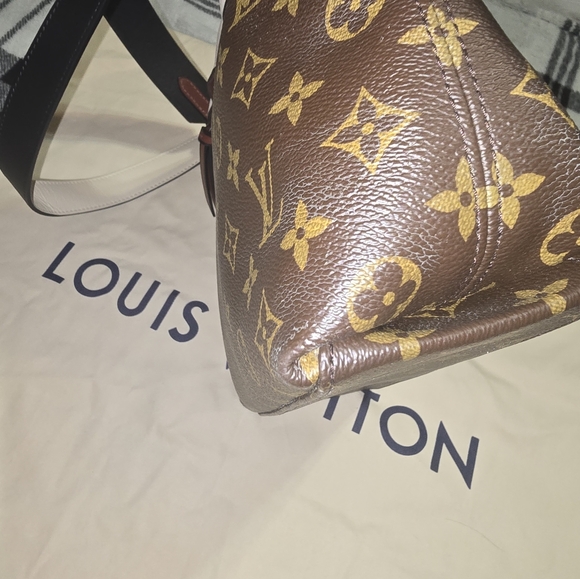 LOUIS VUITTON TULLERIES - Picture 7 of 15